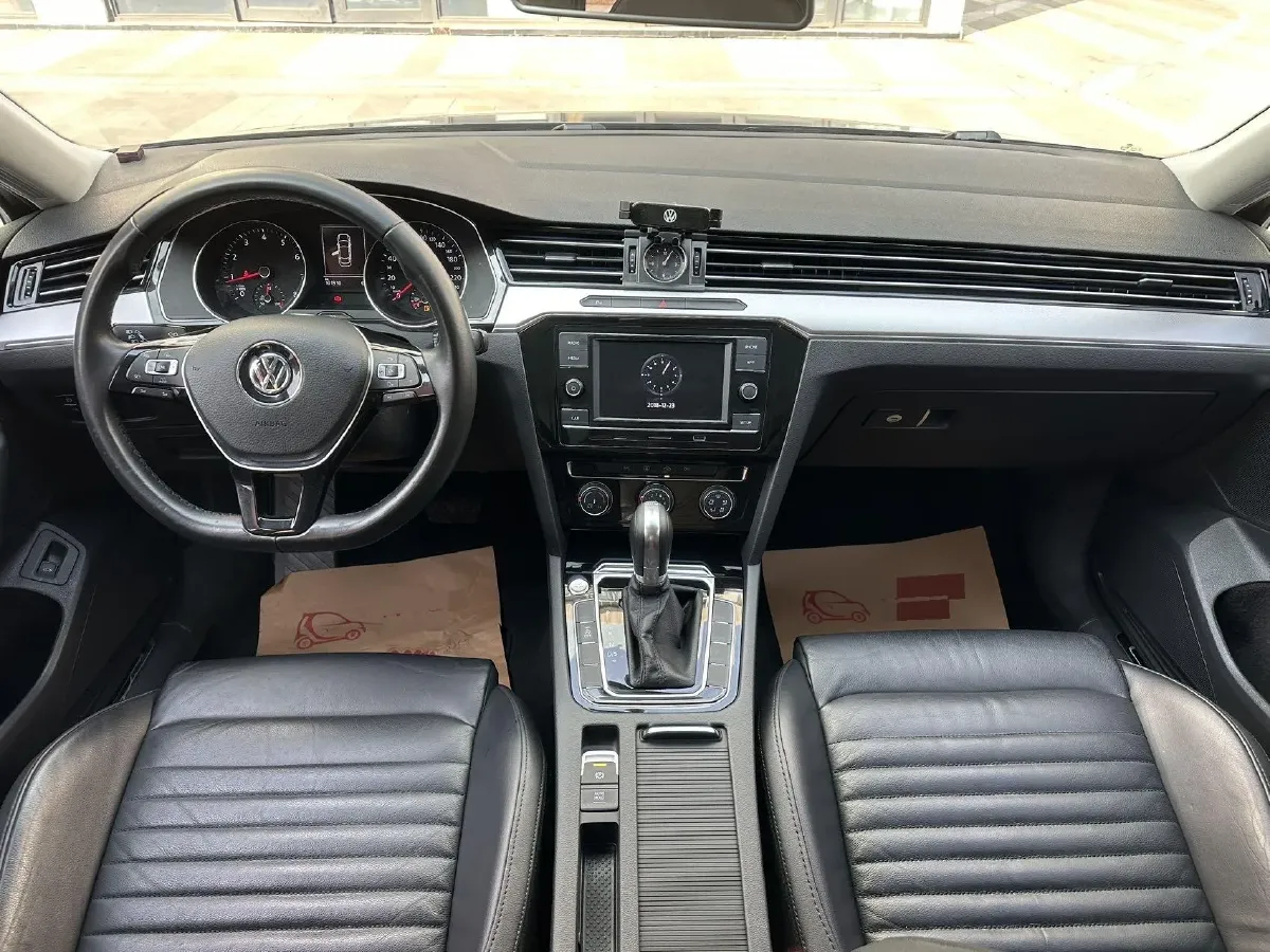 2018 Volkswagen Magotan 1.8T 180HP L4 7DCT,autocango,china used car exporter,china ev exporter,chinese used car exporter,chinese used ev exporter