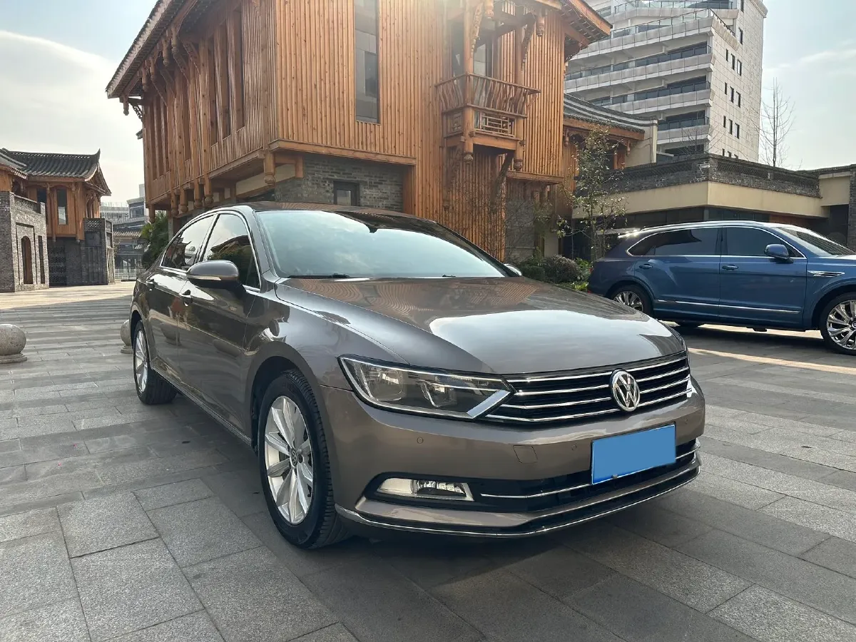 2018 Volkswagen Magotan 1.8T 180HP L4 7DCT,autocango,china used car exporter,china ev exporter,chinese used car exporter,chinese used ev exporter