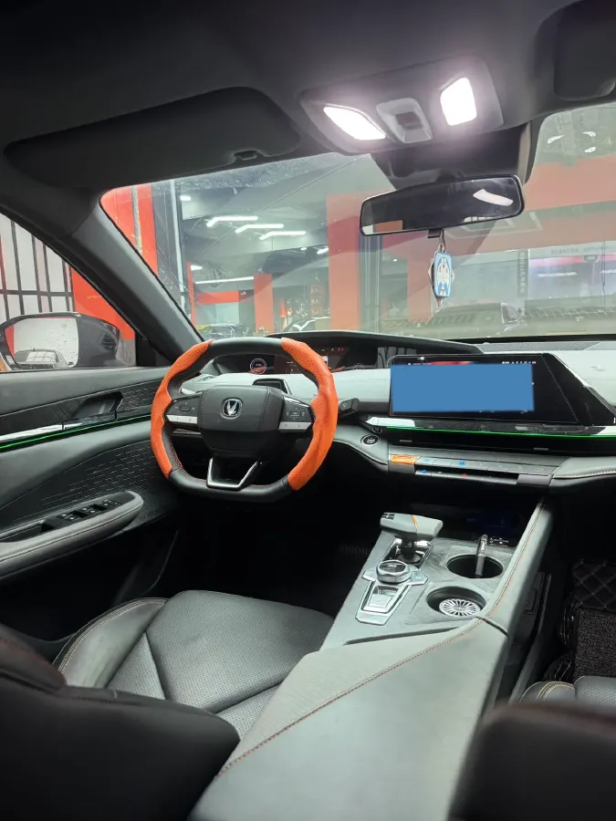 2022 ChangAn UNI-V 1.5T 188HP L4 7DCT,autocango,china used car exporter,china ev exporter,chinese used car exporter,chinese used ev exporter