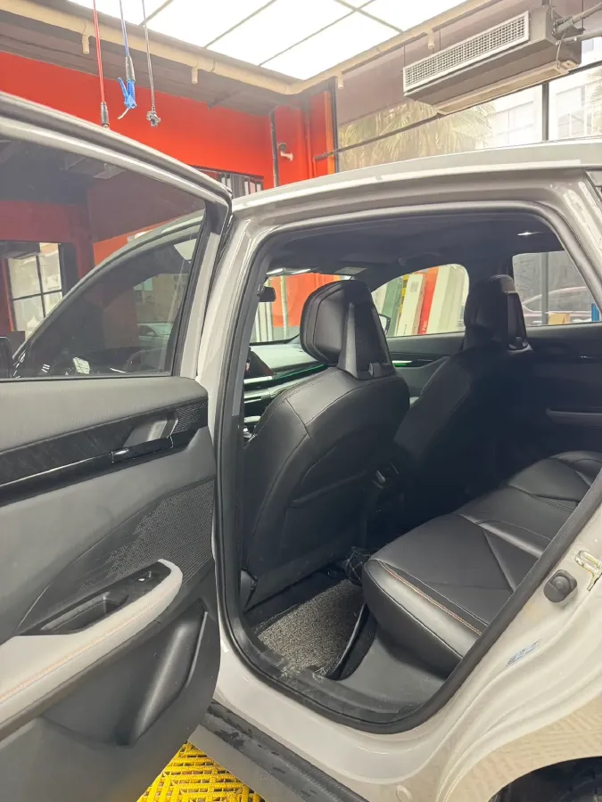 2022 ChangAn UNI-V 1.5T 188HP L4 7DCT,autocango,china used car exporter,china ev exporter,chinese used car exporter,chinese used ev exporter