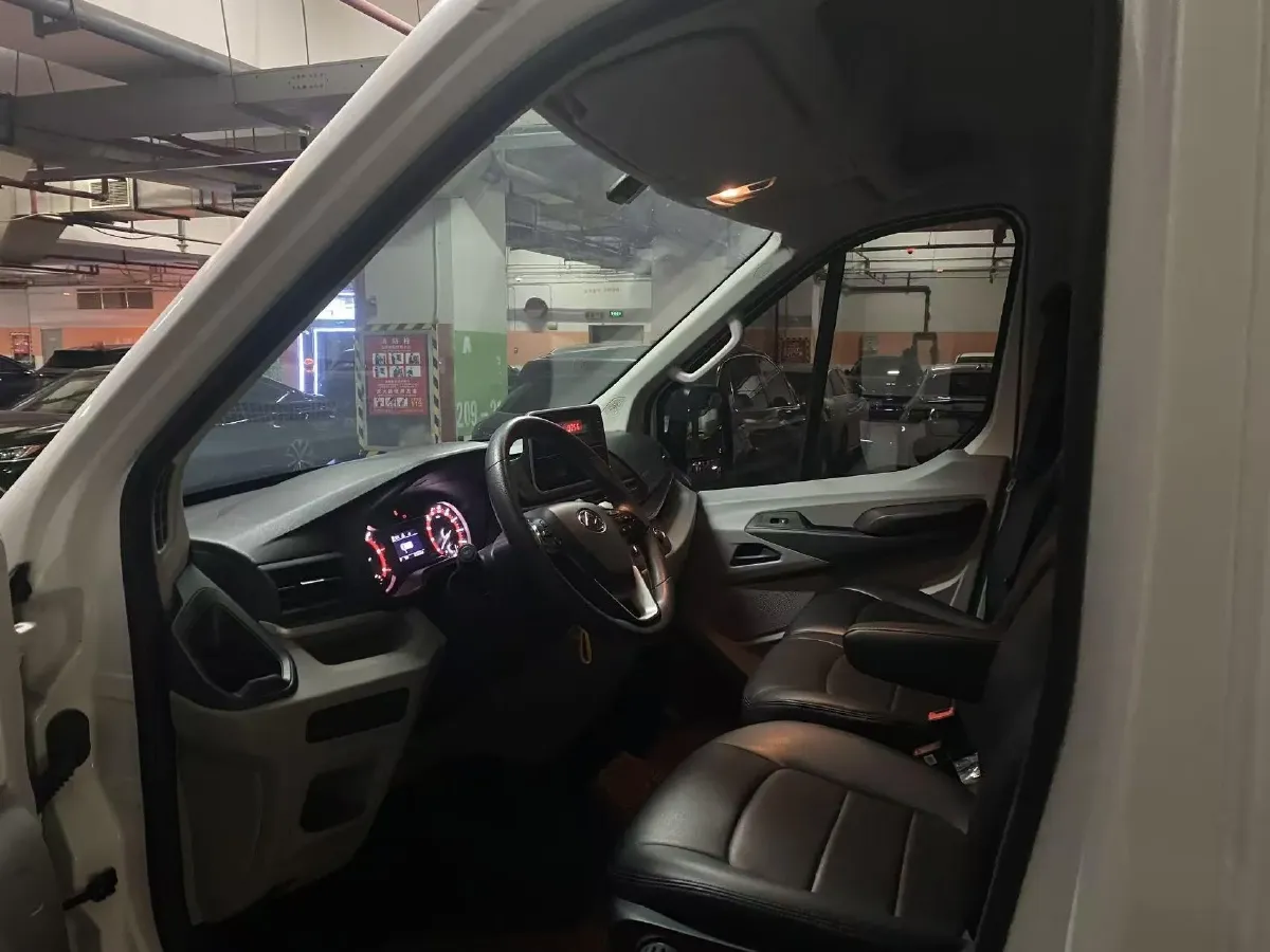 2022 MAXUS XinTu V90 2.0T 150HP L4 6AT,autocango,china used car exporter,china ev exporter,chinese used car exporter,chinese used ev exporter