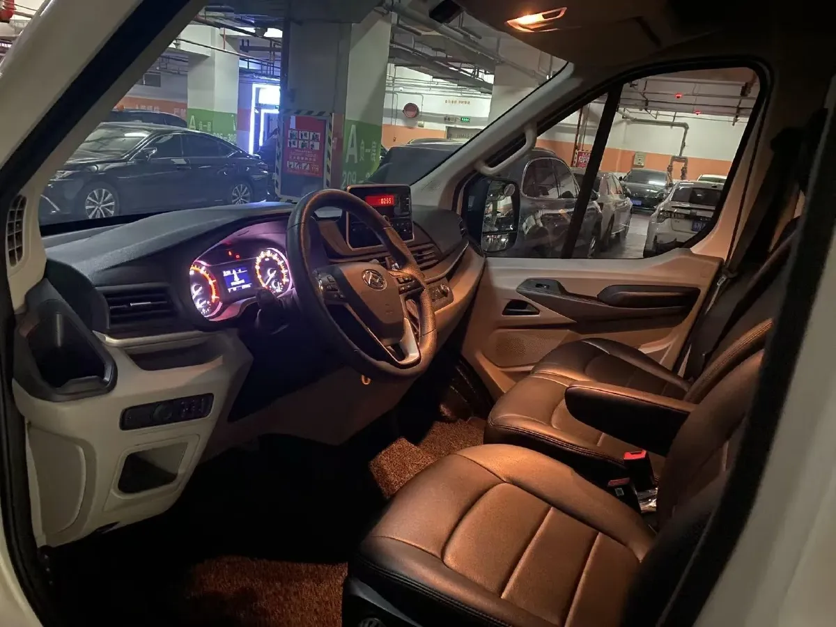 2022 MAXUS XinTu V90 2.0T 150HP L4 6AT,autocango,china used car exporter,china ev exporter,chinese used car exporter,chinese used ev exporter