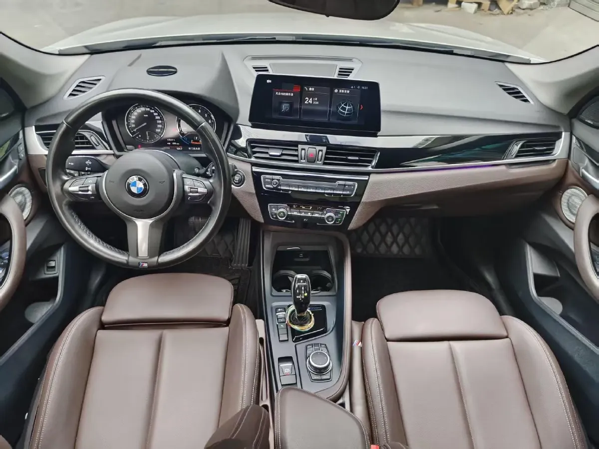 2022 BMW X1 2.0T 192HP L4 7DCT,autocango,china used car exporter,china ev exporter,chinese used car exporter,chinese used ev exporter