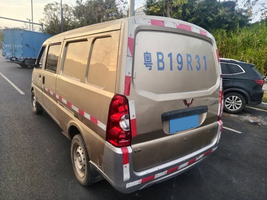 2019 WuLing RongGuang 1.5L 107HP L4 5MT,autocango,china used car exporter,china ev exporter,chinese used car exporter,chinese used ev exporter