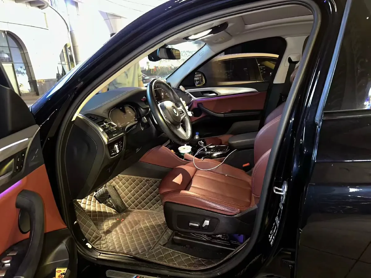 2022 BMW X4 2.0T 245HP L4 8AT,autocango,china used car exporter,china ev exporter,chinese used car exporter,chinese used ev exporter