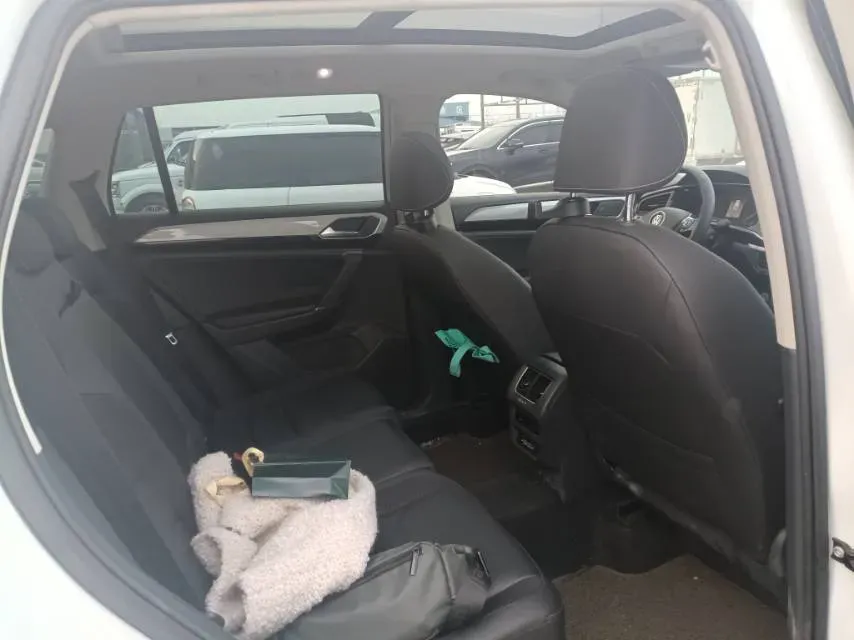 2019 Jeep Cherokee 2.0T 234HP L4 9AT,autocango,china used car exporter,china ev exporter,chinese used car exporter,chinese used ev exporter