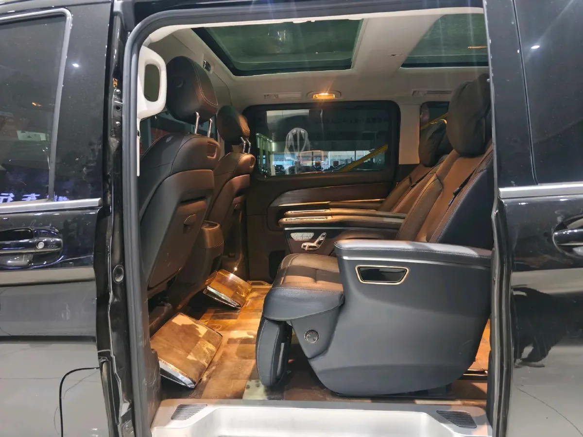 2021 Mercedes-Benz V Class 2.0T 211HP L4 9AT,autocango,china used car exporter,china ev exporter,chinese used car exporter,chinese used ev exporter