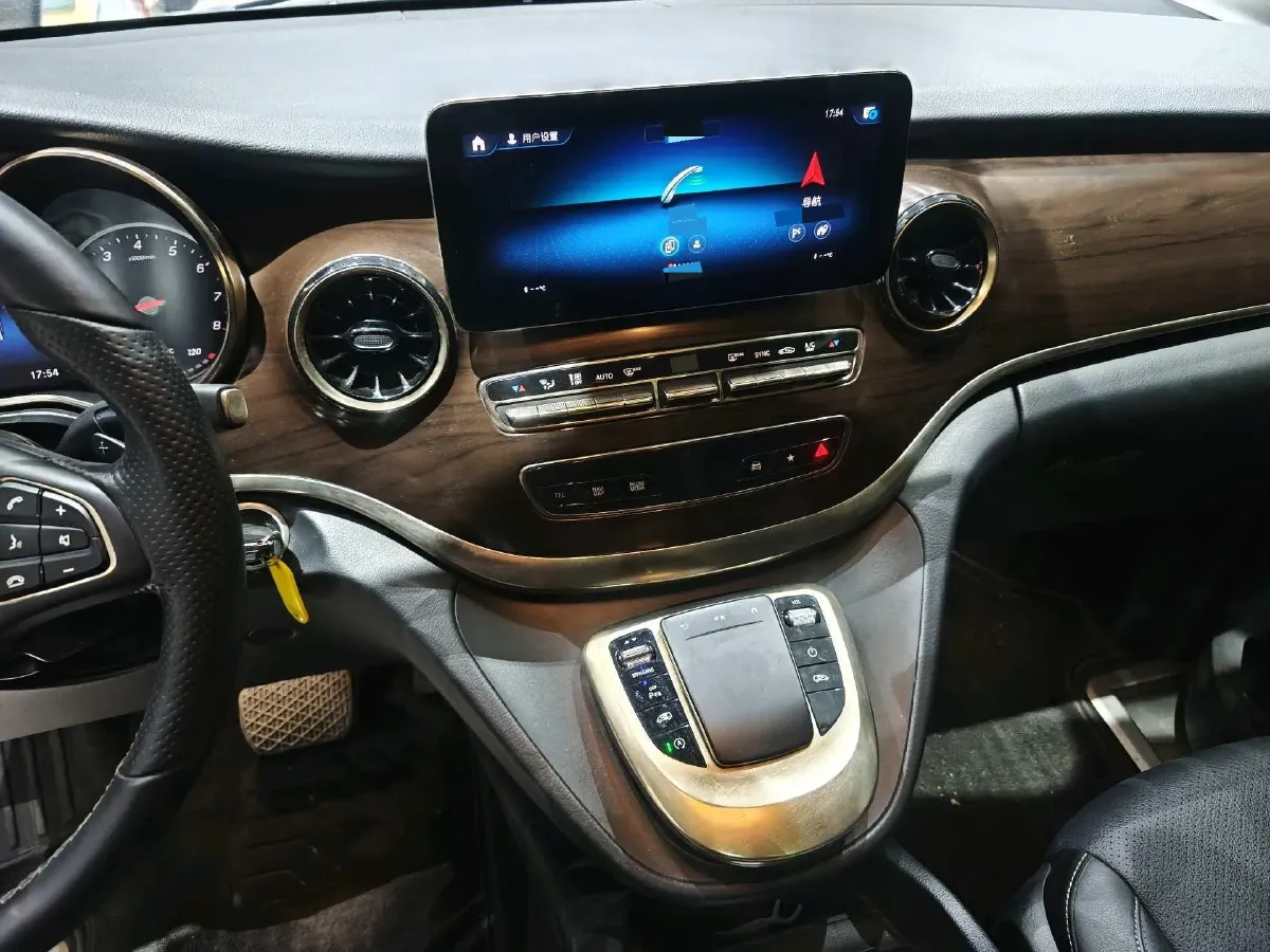 2021 Mercedes-Benz V Class 2.0T 211HP L4 9AT,autocango,china used car exporter,china ev exporter,chinese used car exporter,chinese used ev exporter