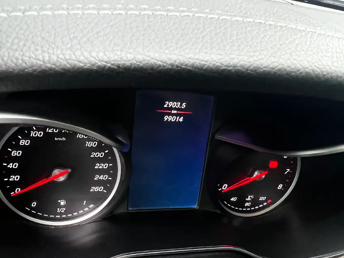 2020 Mercedes-Benz V Class 2.0T 211HP L4 9AT,autocango,china used car exporter,china ev exporter,chinese used car exporter,chinese used ev exporter