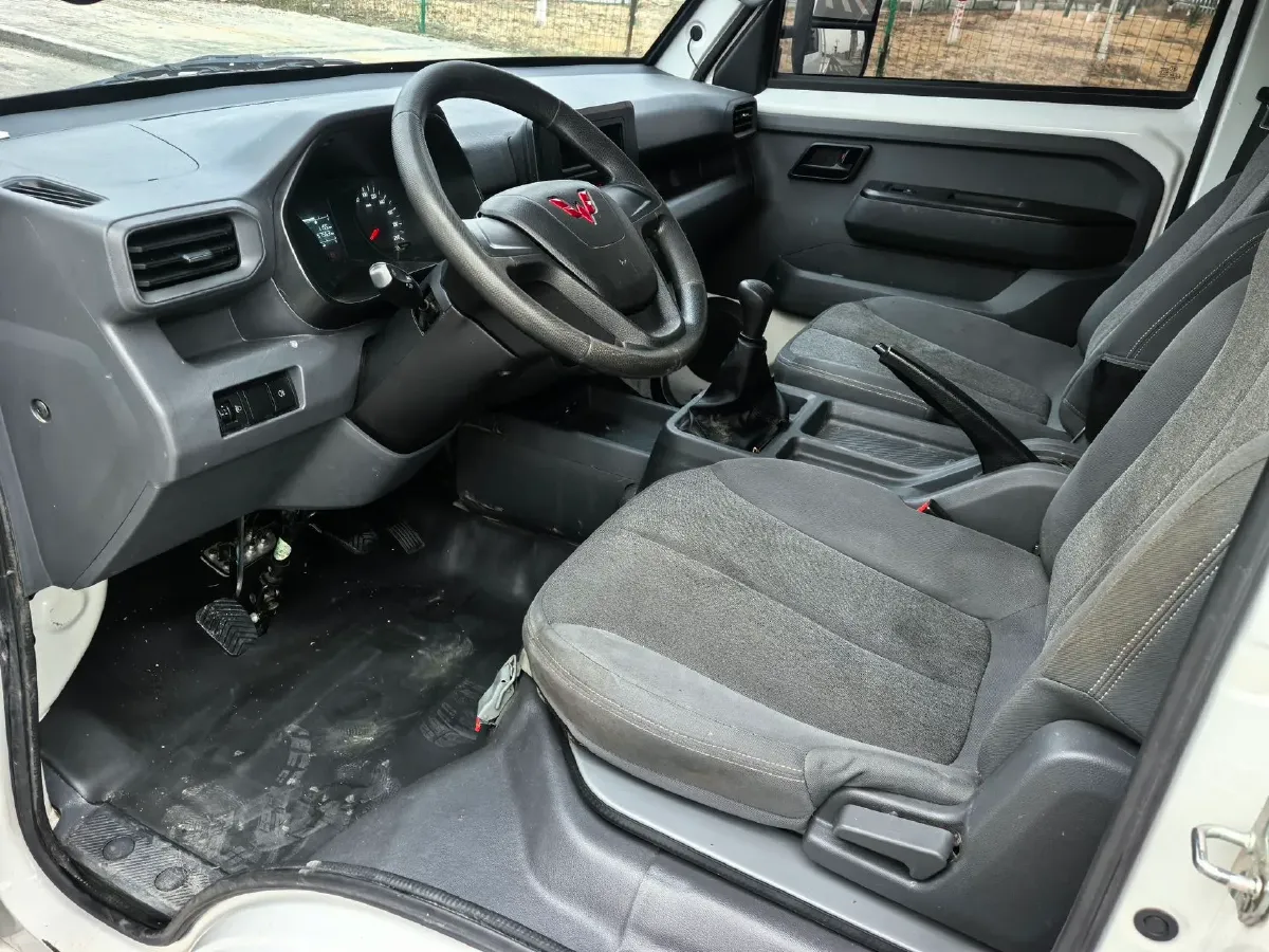 2023 WuLing Loong Truck 2.0L 136HP L4 5MT,autocango,china used car exporter,china ev exporter,chinese used car exporter,chinese used ev exporter