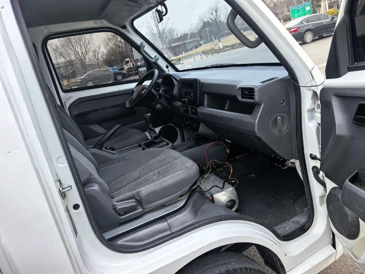 2023 WuLing Loong Truck 2.0L 136HP L4 5MT,autocango,china used car exporter,china ev exporter,chinese used car exporter,chinese used ev exporter