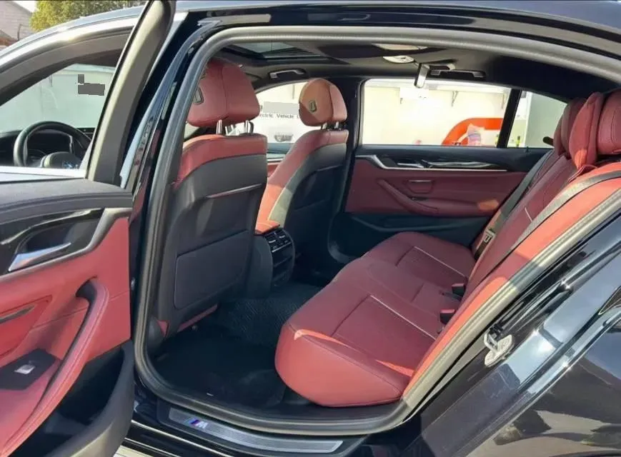 2022 BMW 5 Series 2.0T 184HP L4 8AT,autocango,china used car exporter,china ev exporter,chinese used car exporter,chinese used ev exporter