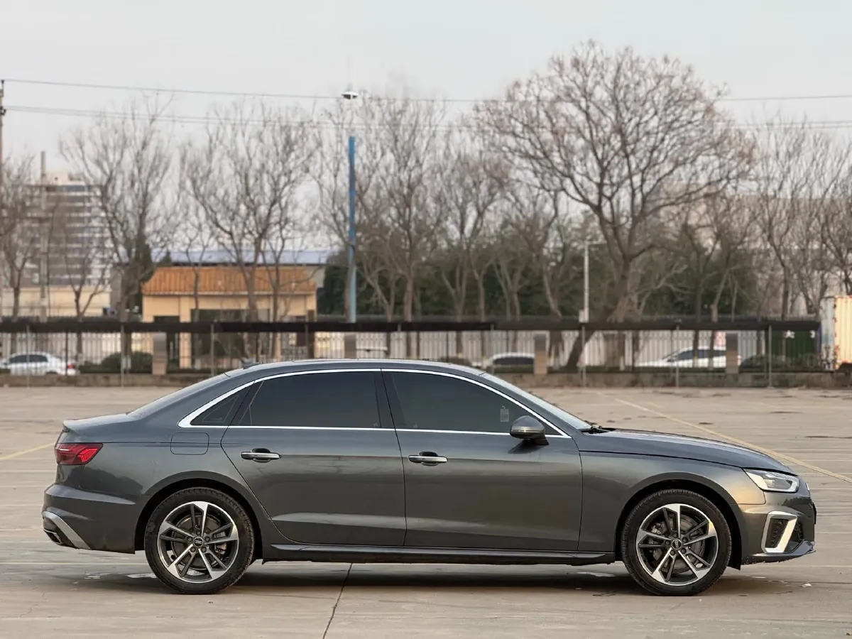 2023 Audi A4L 2.0T 190HP L4 7DCT,autocango,china used car exporter,china ev exporter,chinese used car exporter,chinese used ev exporter