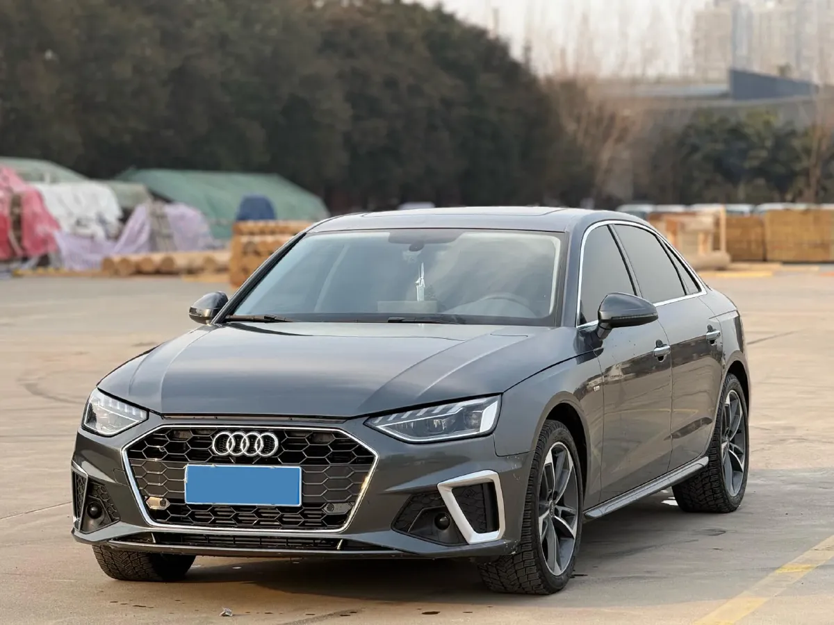 2023 Audi A4L 2.0T 190HP L4 7DCT,autocango,china used car exporter,china ev exporter,chinese used car exporter,chinese used ev exporter