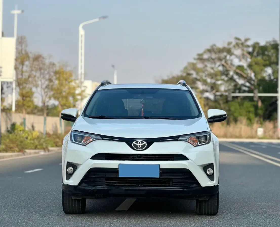 2019 Toyota Camry 2.0L 178HP L4 CVT,autocango,china used car exporter,china ev exporter,chinese used car exporter,chinese used ev exporter