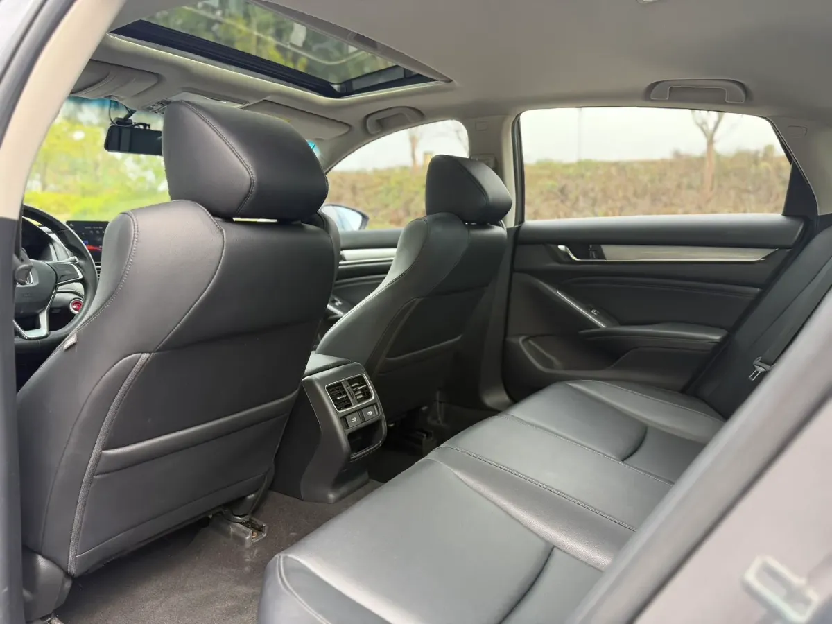 2022 Honda Accord 1.5T 194HP L4 CVT,autocango,china used car exporter,china ev exporter,chinese used car exporter,chinese used ev exporter