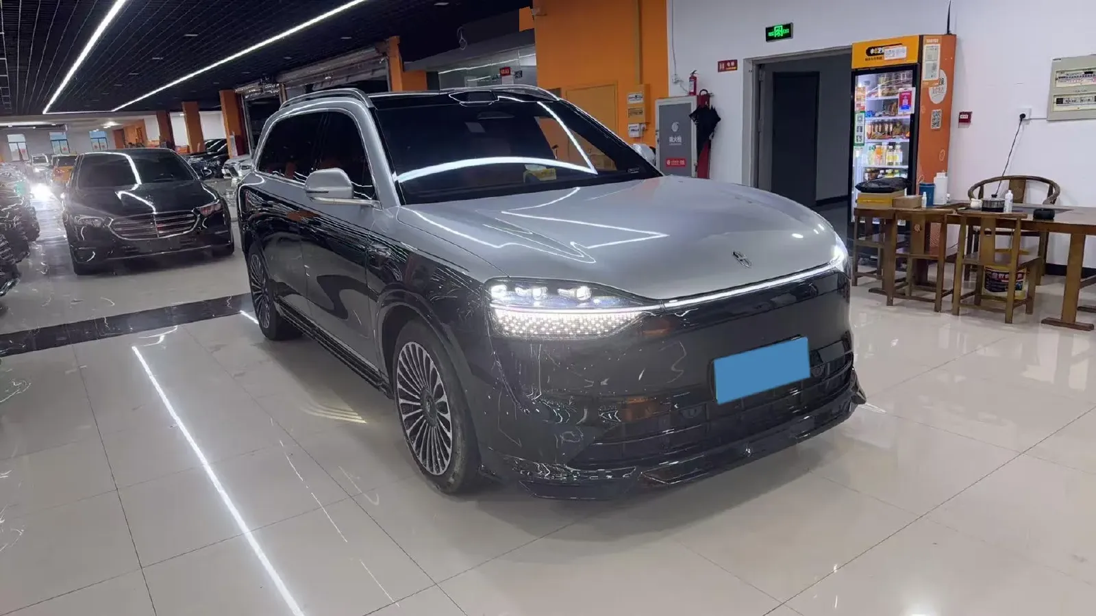 2025 AITO AITO M9 REEV 160HP REEV 52KWH,autocango,china used car exporter,china ev exporter,chinese used car exporter,chinese used ev exporter