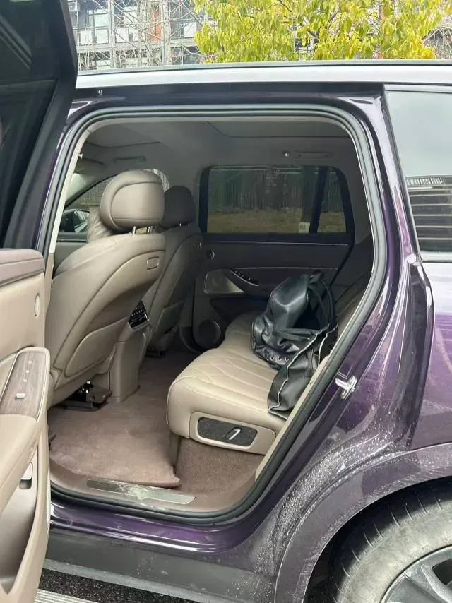 2025 AITO AITO M8 REEV 160HP REEV 53.4KWH,autocango,china used car exporter,china ev exporter,chinese used car exporter,chinese used ev exporter