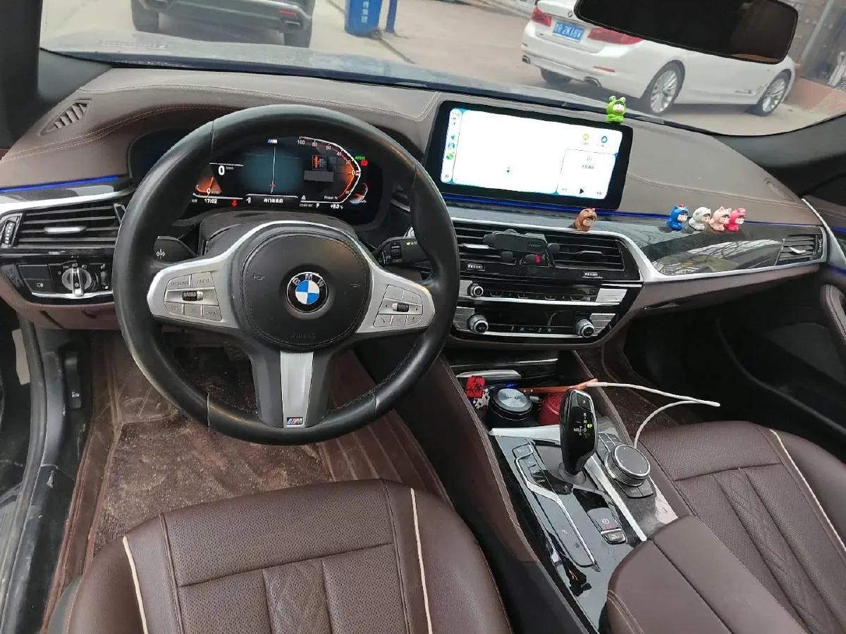 2022 BMW 5 Series 2.0T 184HP L4 8AT,autocango,china used car exporter,china ev exporter,chinese used car exporter,chinese used ev exporter
