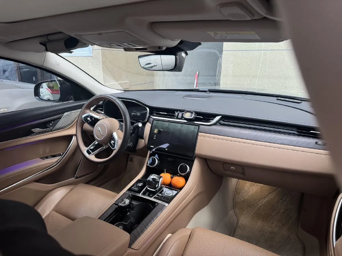 2024 Jaguar XFL 2.0T 250HP L4 8AT,autocango,china used car exporter,china ev exporter,chinese used car exporter,chinese used ev exporter