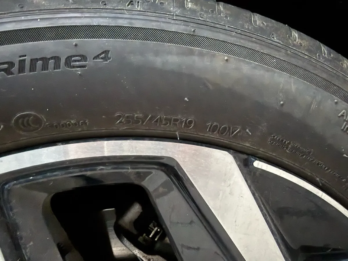 2024 Volkswagen Tiguan L 2.0T 186HP L4 7DCT,autocango,china used car exporter,china ev exporter,chinese used car exporter,chinese used ev exporter