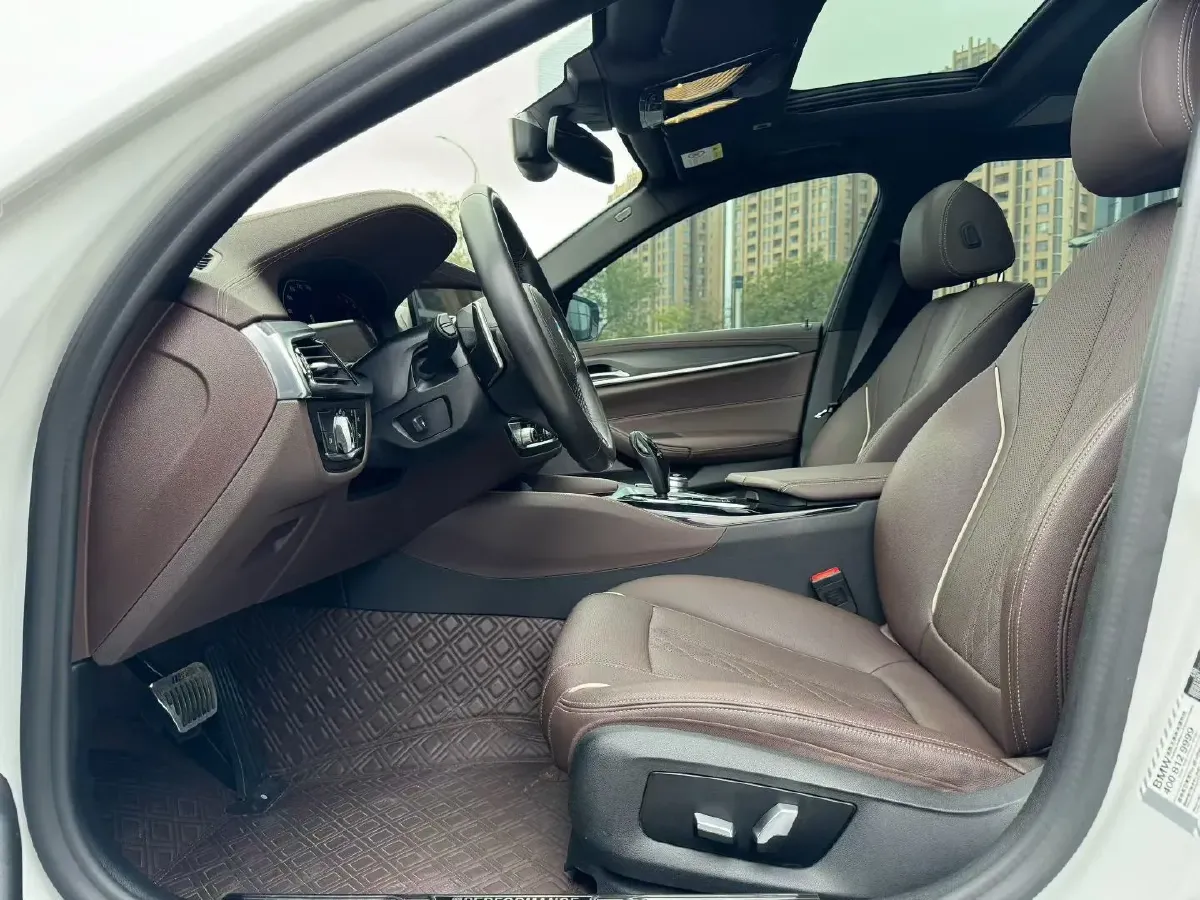 2021 BMW 5 Series 2.0T 252HP L4 8AT,autocango,china used car exporter,china ev exporter,chinese used car exporter,chinese used ev exporter