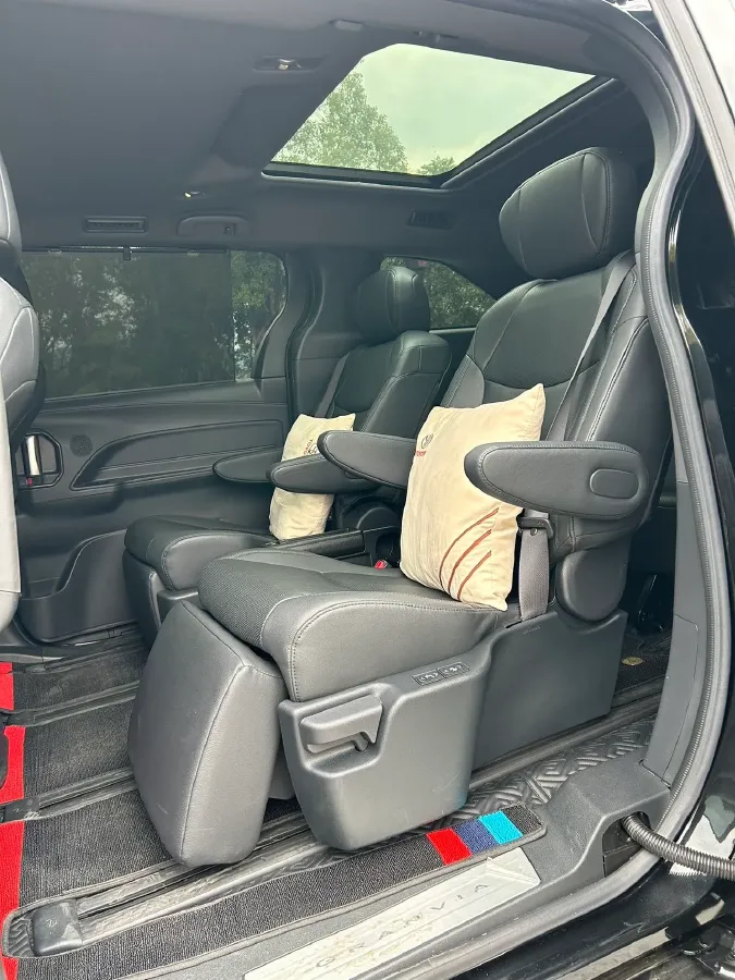 2022 Toyota Granvia 2.5L 192HP L4 E-CVT Hybrid,autocango,china used car exporter,china ev exporter,chinese used car exporter,chinese used ev exporter