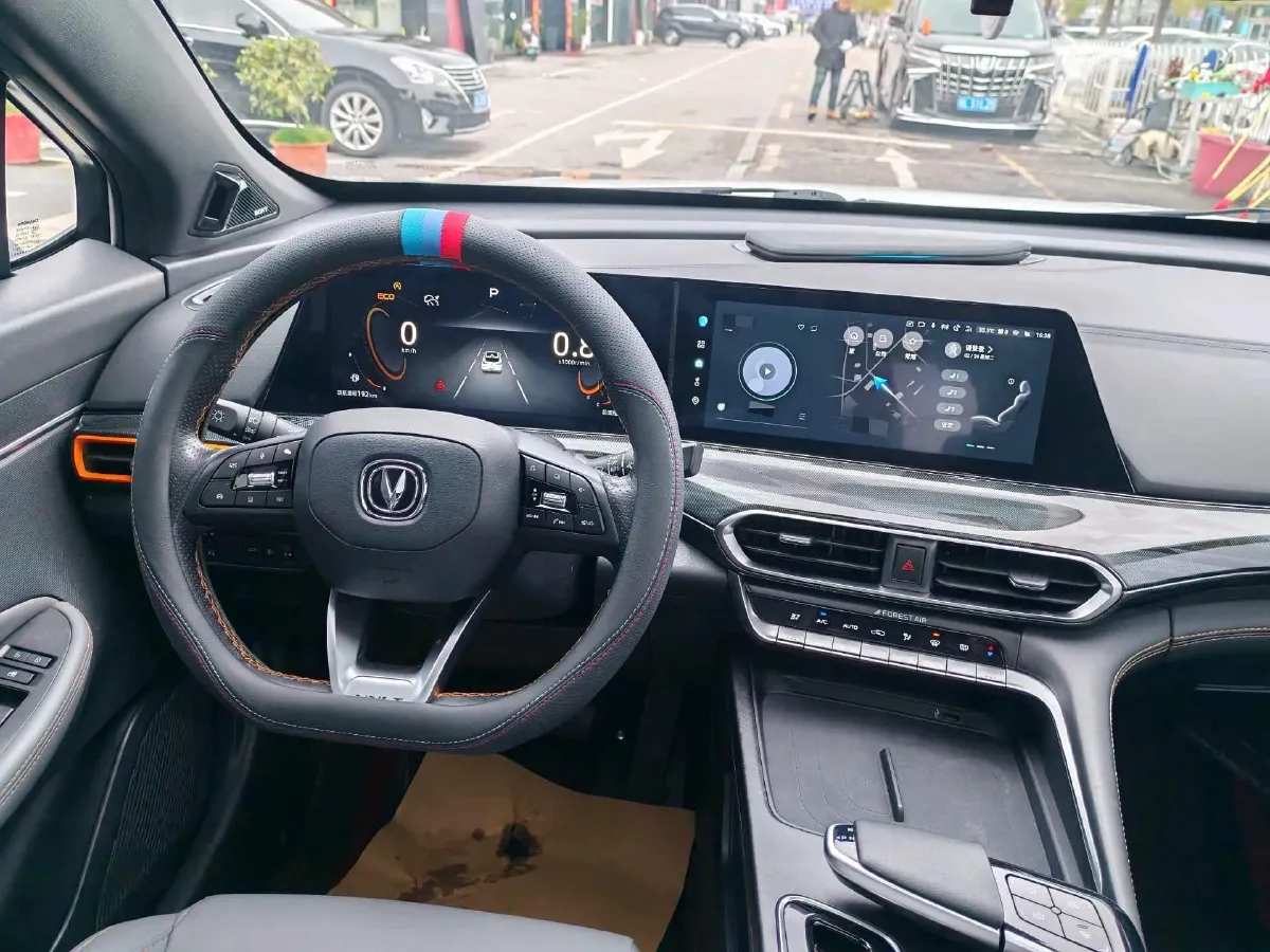 2022 ChangAn UNI-T 1.5T 188HP L4 7DCT,autocango,china used car exporter,china ev exporter,chinese used car exporter,chinese used ev exporter