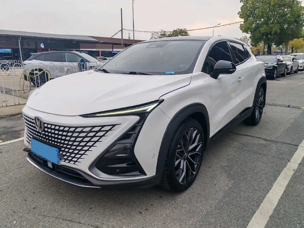 2022 ChangAn UNI-T 1.5T 188HP L4 7DCT,autocango,china used car exporter,china ev exporter,chinese used car exporter,chinese used ev exporter