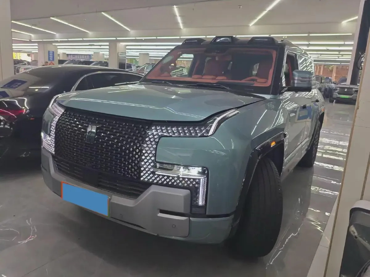 2023 YangWang U8 2.0T 272HP L4 REEV 49.05KWH,autocango,china used car exporter,china ev exporter,chinese used car exporter,chinese used ev exporter