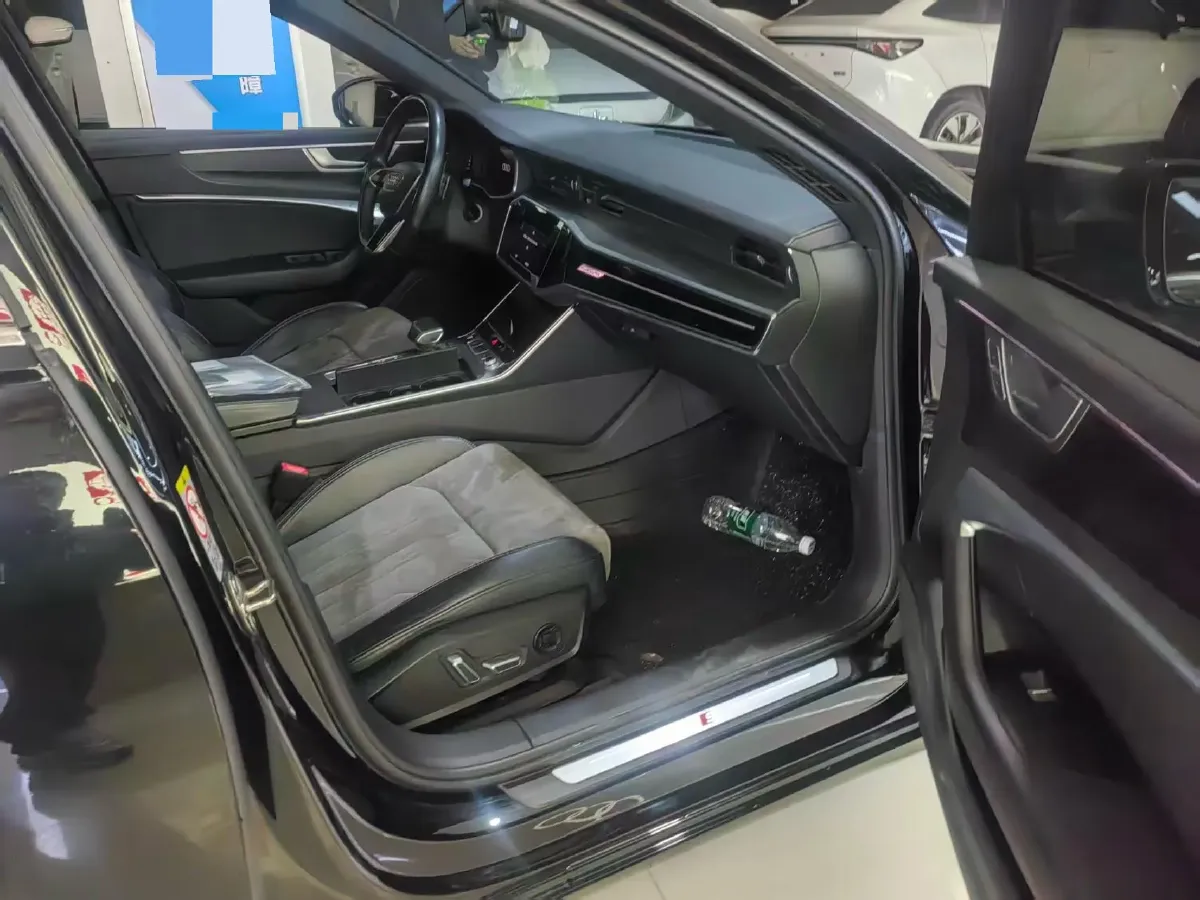 2024 Audi A6L 2.0T 245HP L4 7DCT,autocango,china used car exporter,china ev exporter,chinese used car exporter,chinese used ev exporter