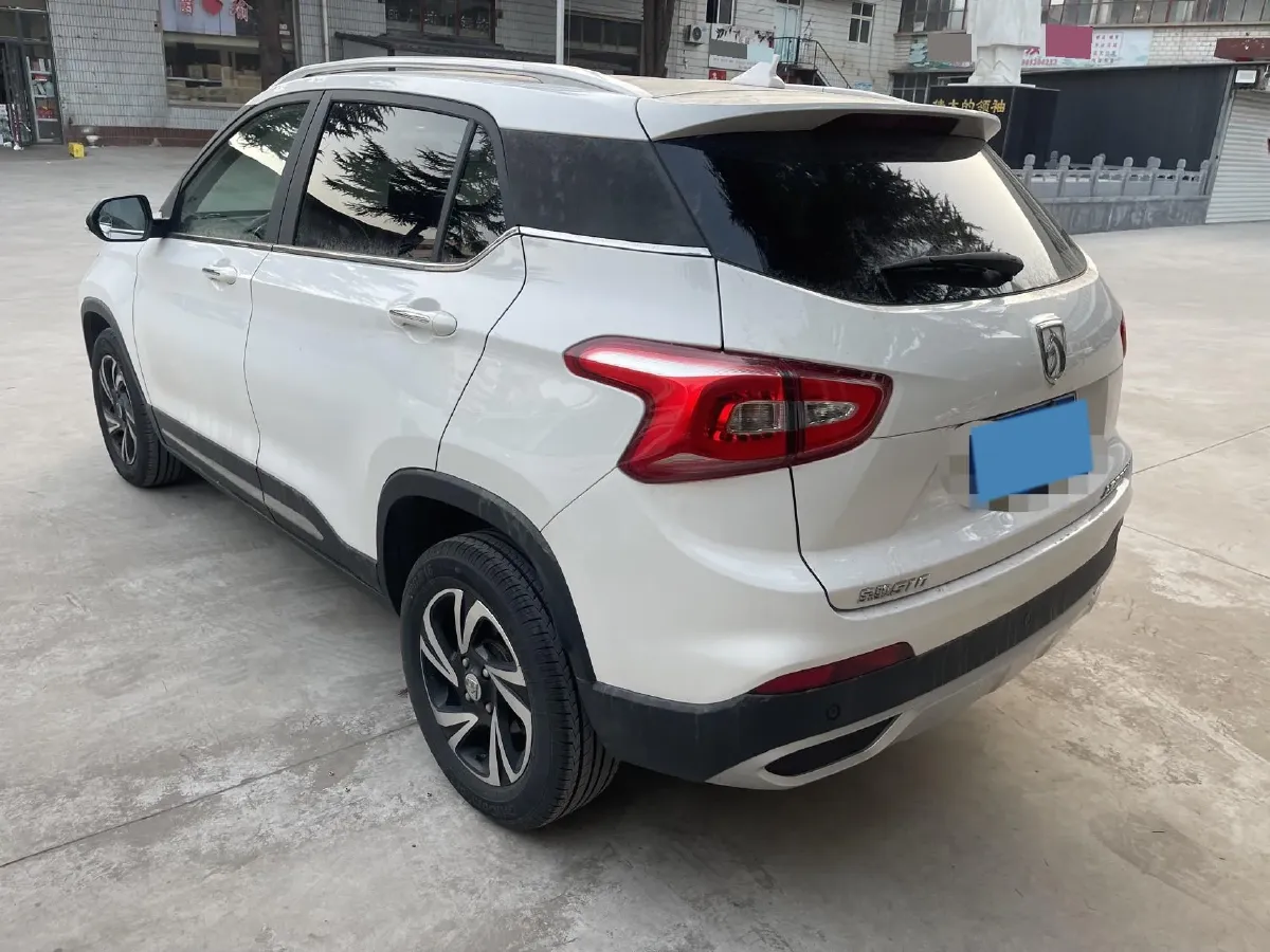 2017 BaoJun 510 1.5L 112HP L4 6MT,autocango,china used car exporter,china ev exporter,chinese used car exporter,chinese used ev exporter