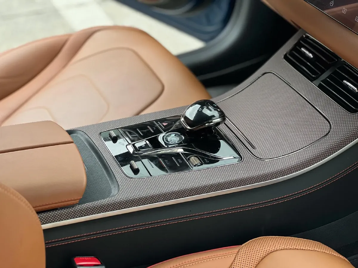 2022 Volkswagen Tiguan L 2.0T 186HP L4 7DCT,autocango,china used car exporter,china ev exporter,chinese used car exporter,chinese used ev exporter