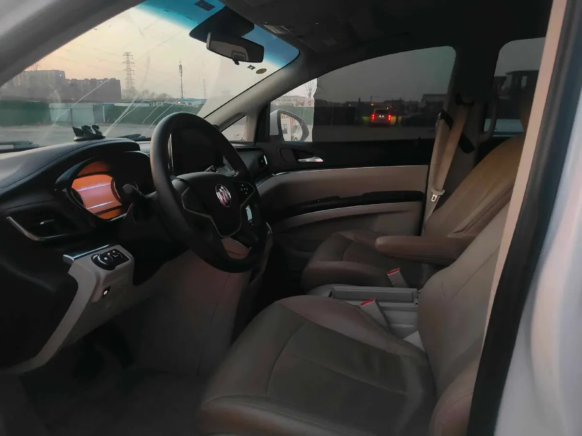 2022 Buick GL8 2.0T 237HP L4 9AT,autocango,china used car exporter,china ev exporter,chinese used car exporter,chinese used ev exporter