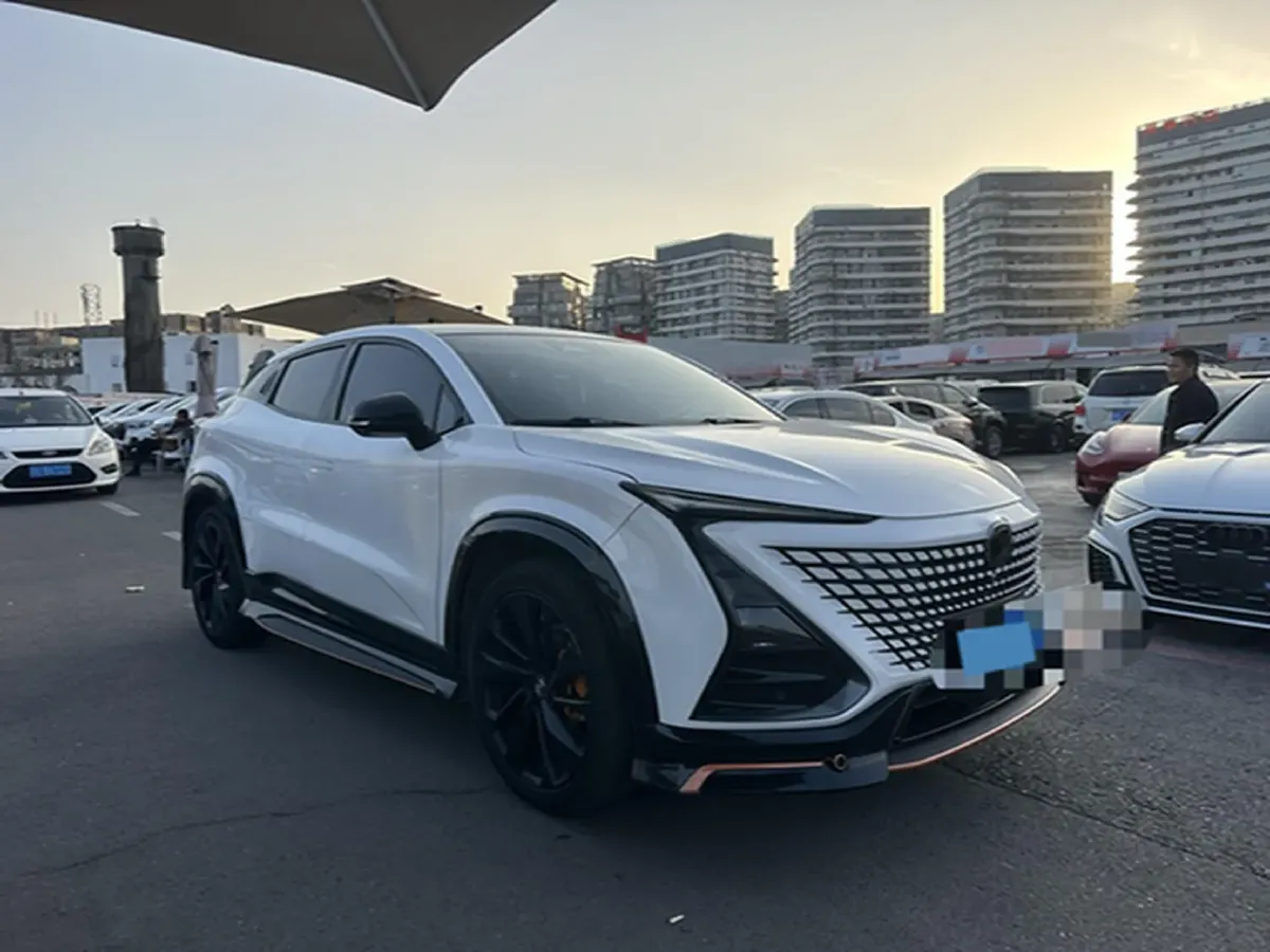 2022 ChangAn UNI-T 1.5T 188HP L4 7DCT,autocango,china used car exporter,china ev exporter,chinese used car exporter,chinese used ev exporter