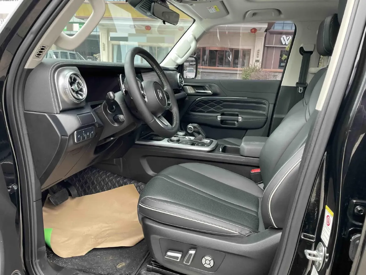 2024 Tank 300 2.0T 227HP L4 8AT,autocango,china used car exporter,china ev exporter,chinese used car exporter,chinese used ev exporter