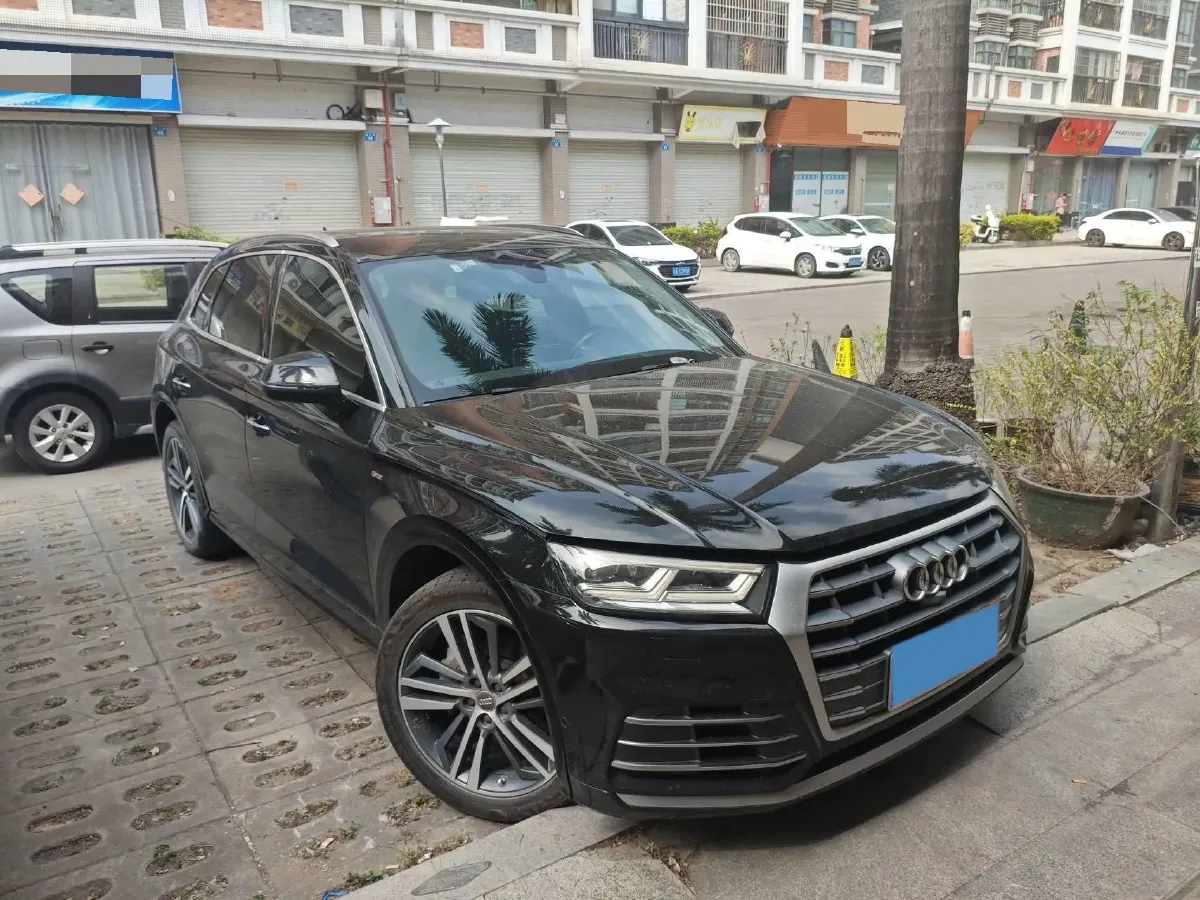 2020 Audi Q5L 2.0T 252HP L4 7DCT,autocango,china used car exporter,china ev exporter,chinese used car exporter,chinese used ev exporter