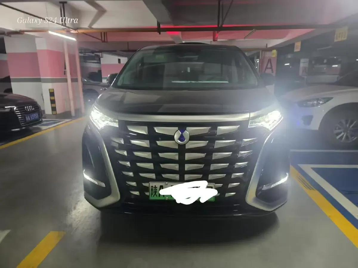 2022 BMW X2 2.0T 192HP L4 8AT,autocango,china used car exporter,china ev exporter,chinese used car exporter,chinese used ev exporter