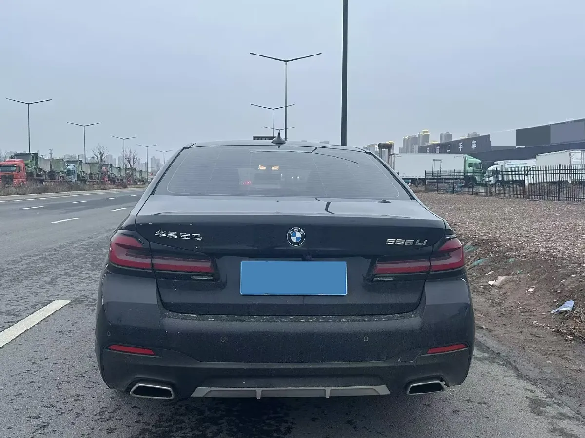 2022 BMW 5 Series 2.0T 184HP L4 8AT,autocango,china used car exporter,china ev exporter,chinese used car exporter,chinese used ev exporter