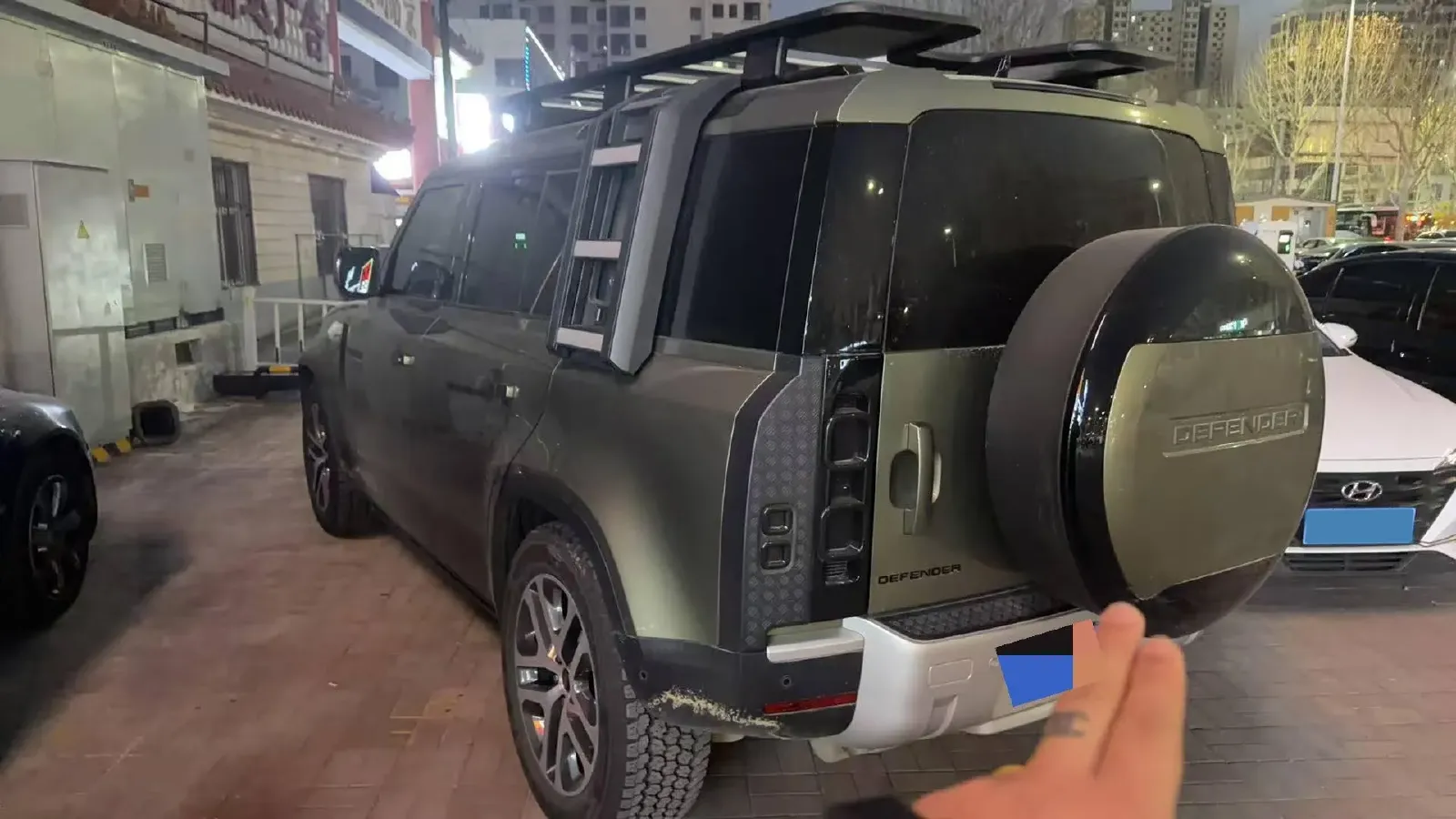 2024 Land Rover Defender 3.0T 400HP L6 8AT,autocango,china used car exporter,china ev exporter,chinese used car exporter,chinese used ev exporter