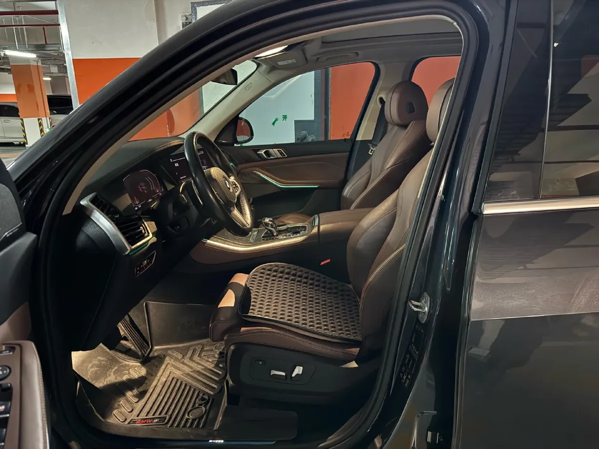 2020 BMW X5 3.0T 340HP L6 8AT,autocango,china used car exporter,china ev exporter,chinese used car exporter,chinese used ev exporter