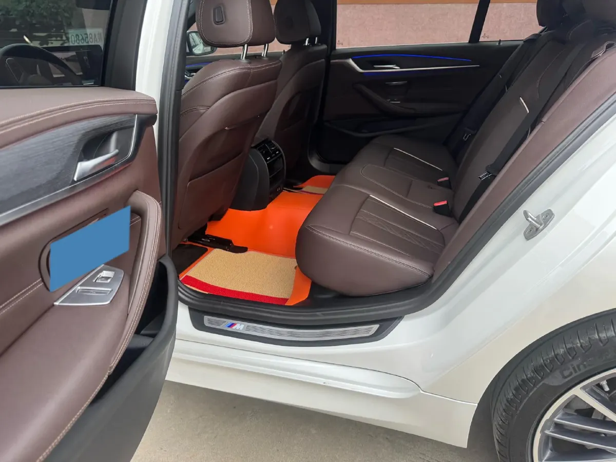 2022 BMW 5 Series 2.0T 252HP L4 8AT,autocango,china used car exporter,china ev exporter,chinese used car exporter,chinese used ev exporter