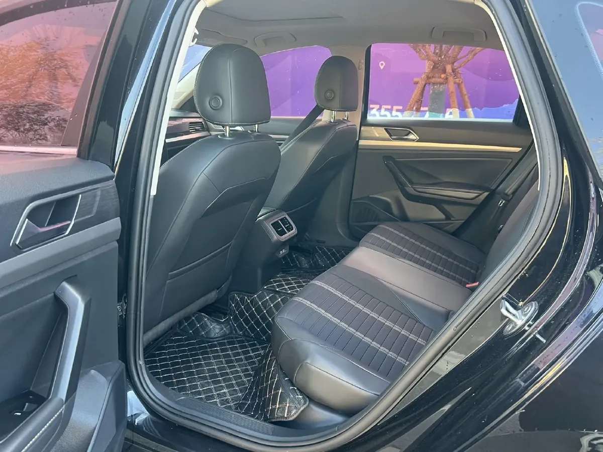 2018 Skoda Karoq 1.4T 150HP L4 7DCT,autocango,china used car exporter,china ev exporter,chinese used car exporter,chinese used ev exporter