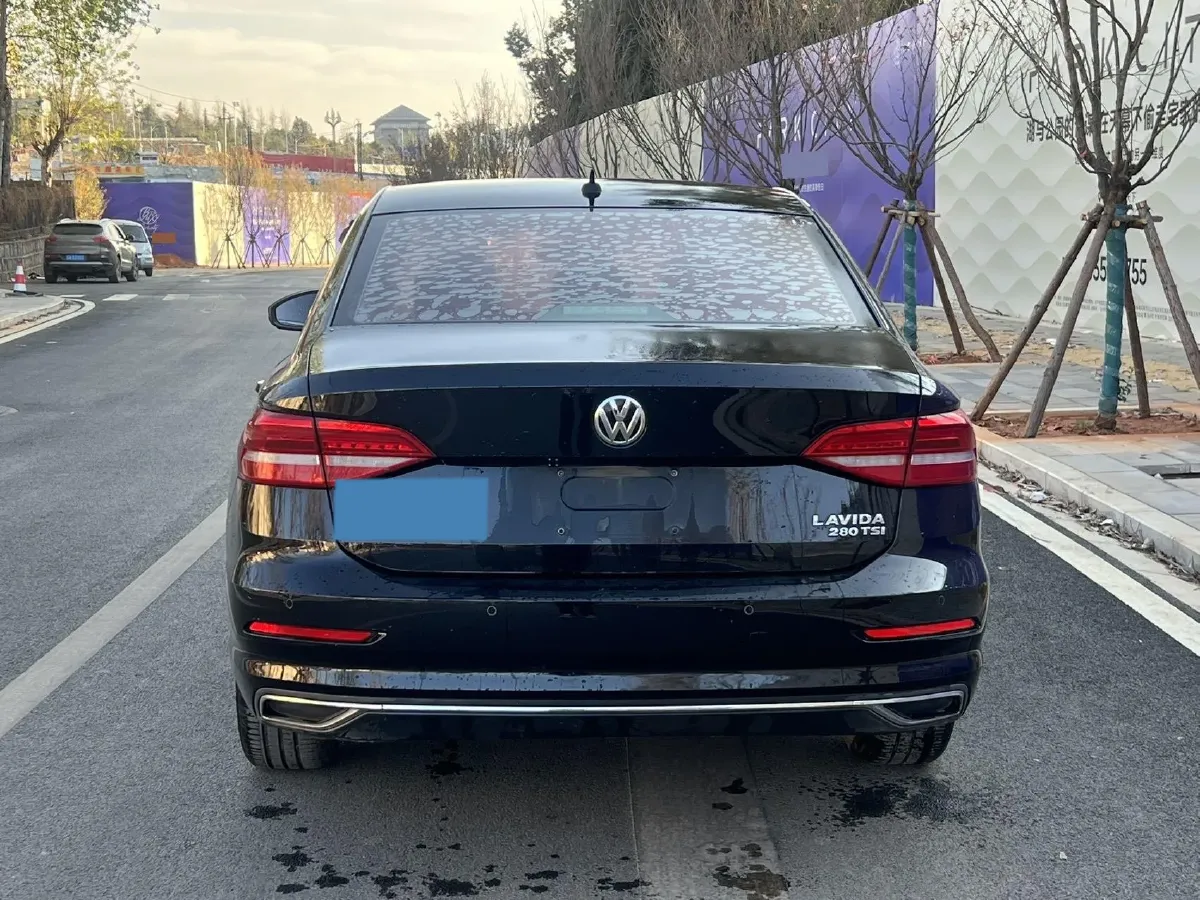 2018 Skoda Karoq 1.4T 150HP L4 7DCT,autocango,china used car exporter,china ev exporter,chinese used car exporter,chinese used ev exporter