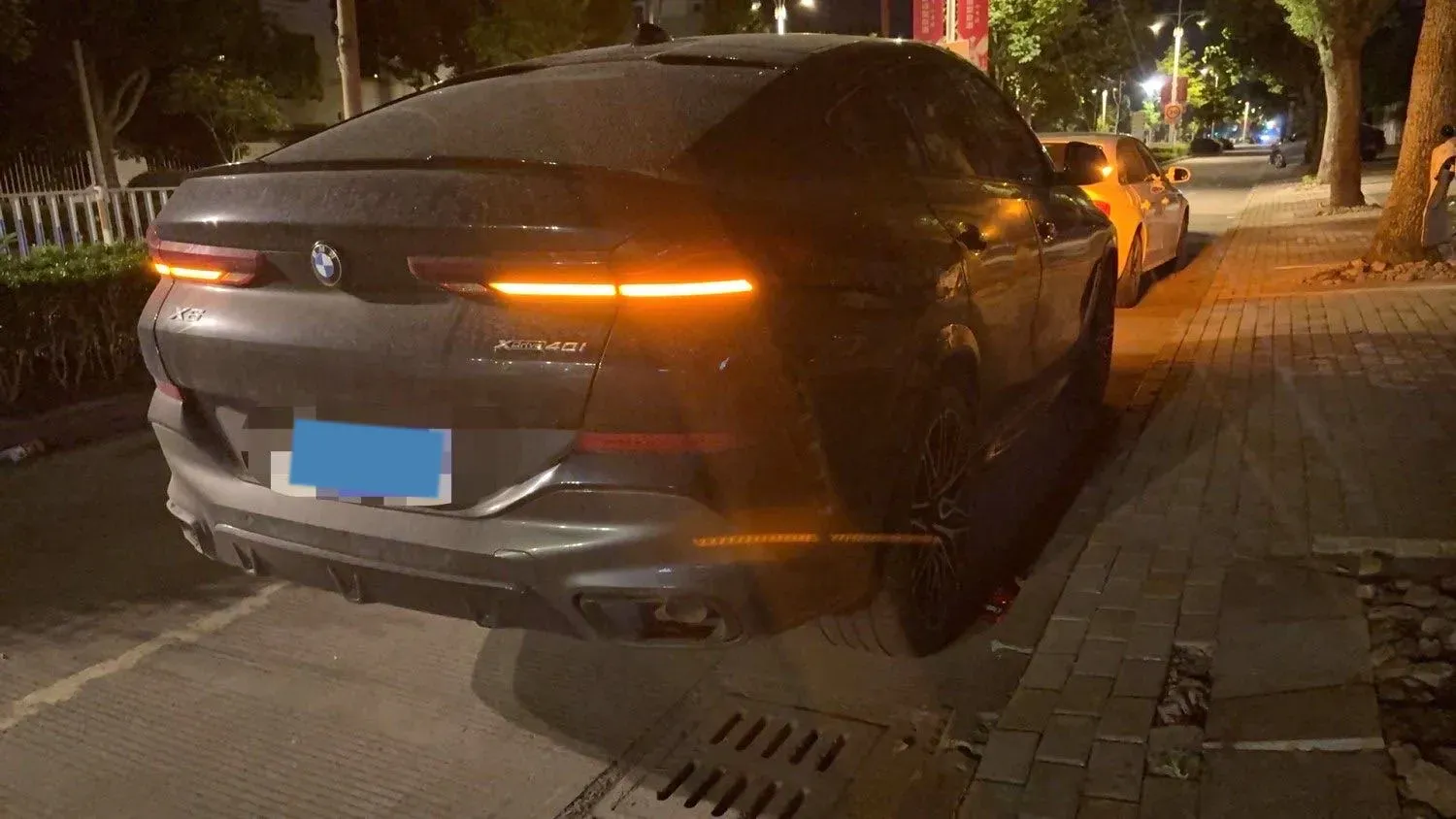 2022 BMW X6 3.0T 333HP L6 8AT,autocango,china used car exporter,china ev exporter,chinese used car exporter,chinese used ev exporter