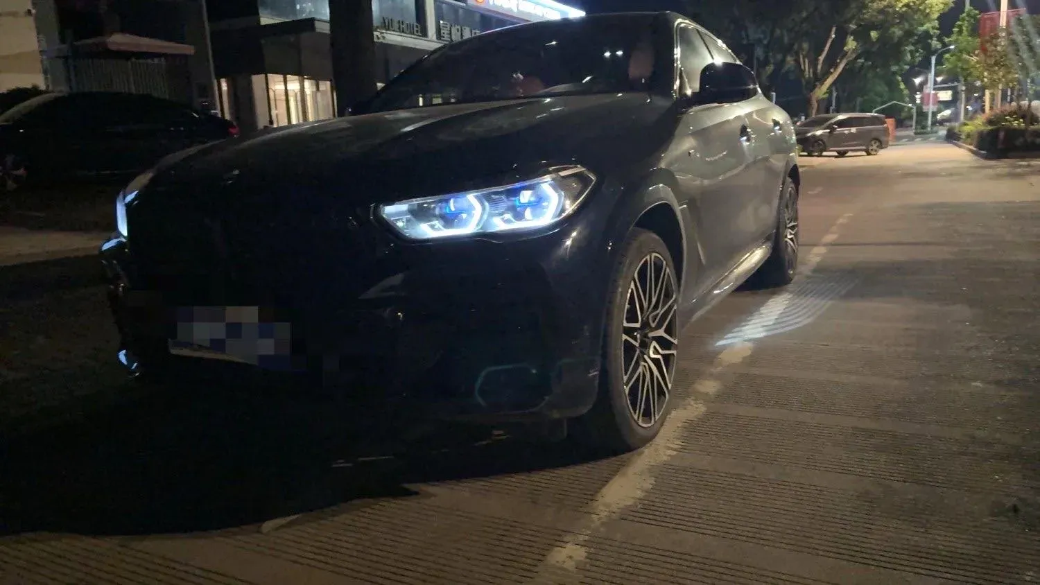 2022 BMW X6 3.0T 333HP L6 8AT,autocango,china used car exporter,china ev exporter,chinese used car exporter,chinese used ev exporter