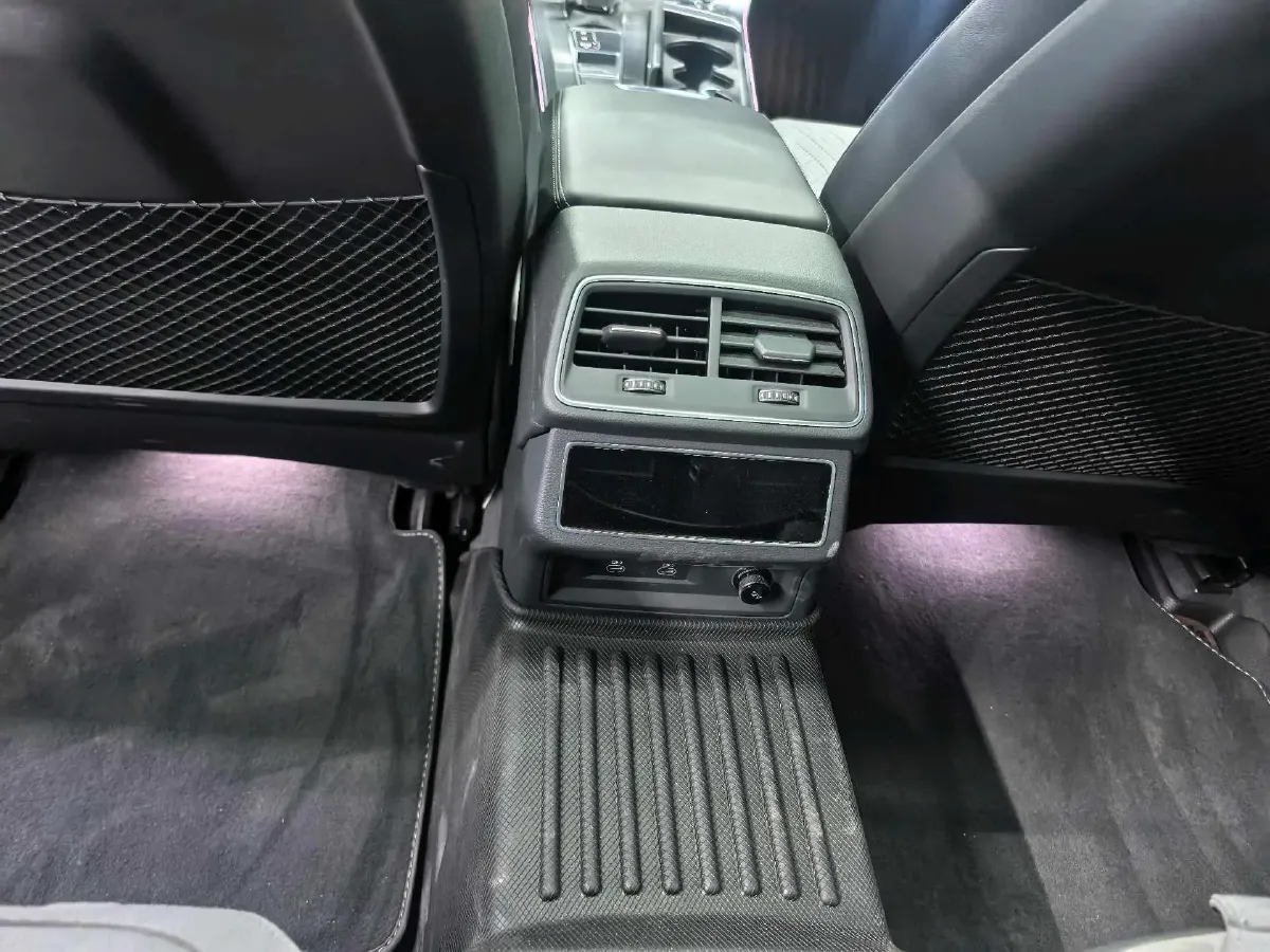 2024 Audi A6L 2.0T 245HP L4 7DCT,autocango,china used car exporter,china ev exporter,chinese used car exporter,chinese used ev exporter