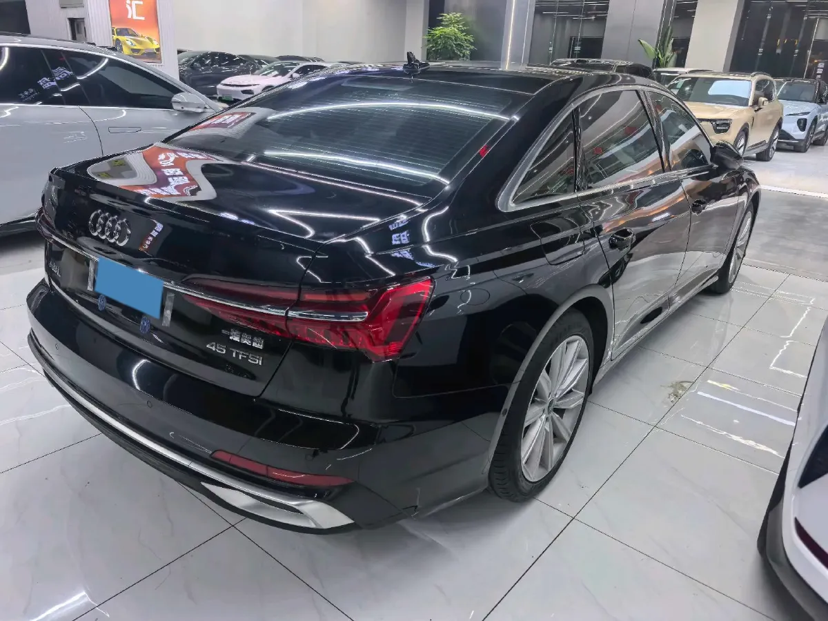 2024 Audi A6L 2.0T 245HP L4 7DCT,autocango,china used car exporter,china ev exporter,chinese used car exporter,chinese used ev exporter