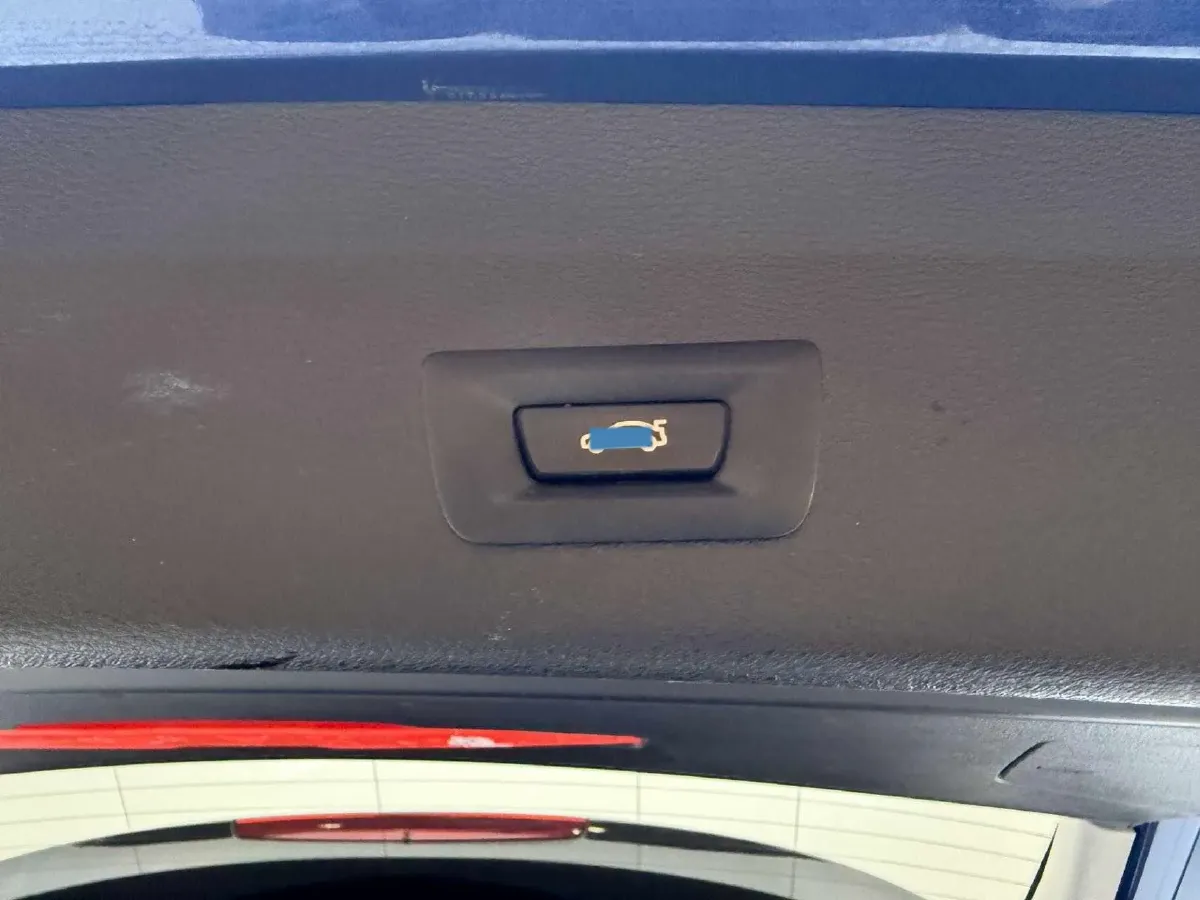 2021 BMW X1 1.5T 140HP L3 7DCT,autocango,china used car exporter,china ev exporter,chinese used car exporter,chinese used ev exporter