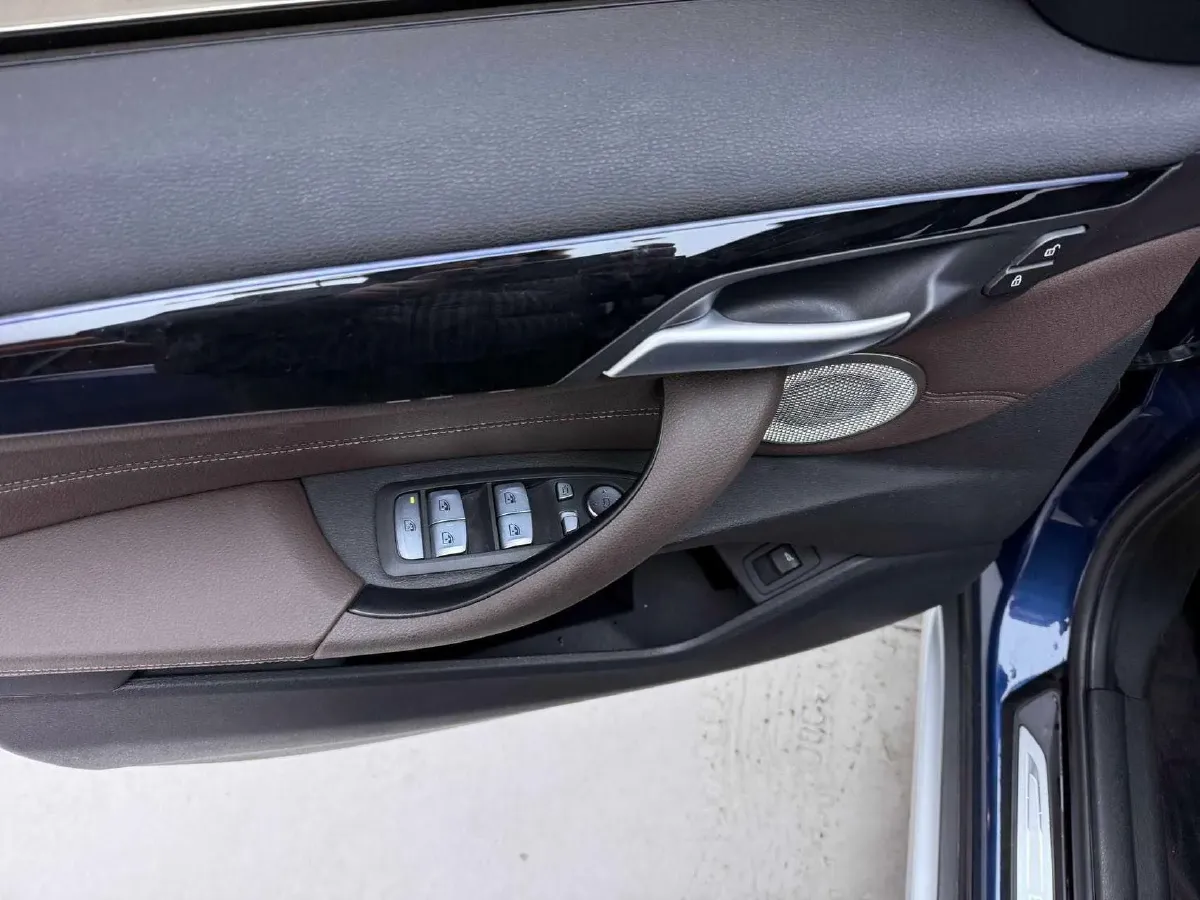 2021 BMW X1 1.5T 140HP L3 7DCT,autocango,china used car exporter,china ev exporter,chinese used car exporter,chinese used ev exporter